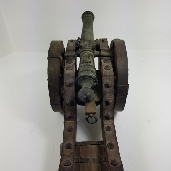 Vintage Spanish cannon replica wood base and copper cannon and steel studs - Picture 8 of 13